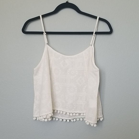 BCBGeneration Boho Hippie Soft Girl pompom tank large NWT - Picture 6 of 6